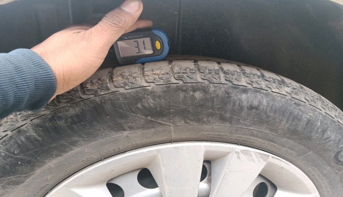 2017 Maruti Swift LXI (O), Petrol, Manual, 84,294 km, tyre