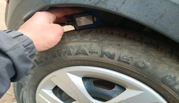 2018 Renault Kwid RXT 1.0 AMT (O), Petrol, Automatic, 84,680 km, tyre