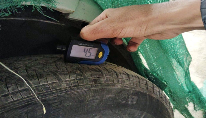 2011 Maruti Swift LXI, Petrol, Manual, 49,574 km, tyre