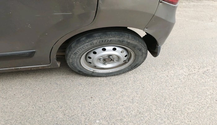 2013 Maruti Wagon R 1.0 LXI, Petrol, Manual, 1,07,978 km, tyre