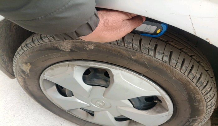 2016 Tata Tiago XZ PETROL, Petrol, Manual, 86,003 km, tyre