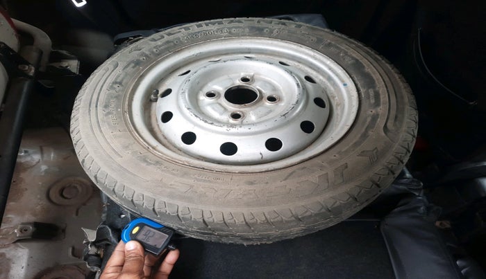 2013 Maruti Wagon R 1.0 LXI CNG, Petrol, Manual, 1,61,811 km, tyre