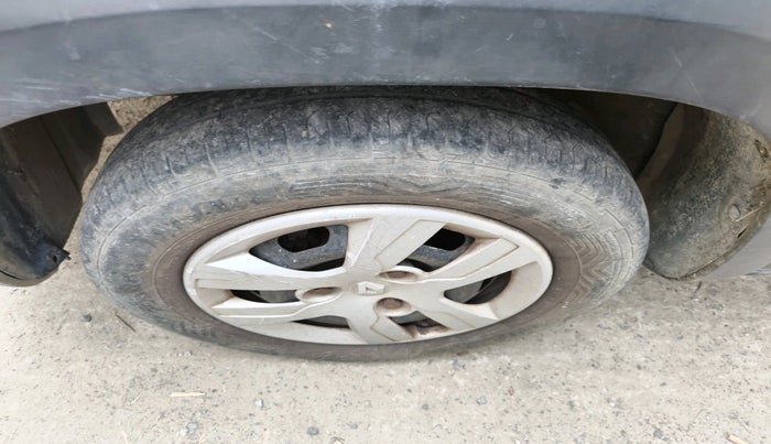 2019 Renault Kwid RXT 1.0 (O), Petrol, Manual, 85,996 km, tyre