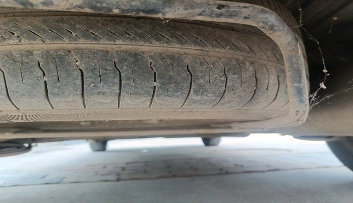 2015 Maruti Ertiga VDI, Diesel, Manual, 1,00,839 km, tyre