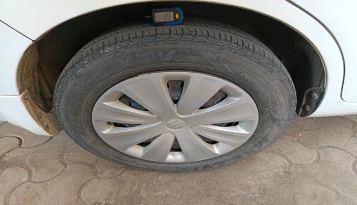 2017 Maruti Ertiga VXI CNG, Petrol, Manual, 44,056 km, tyre