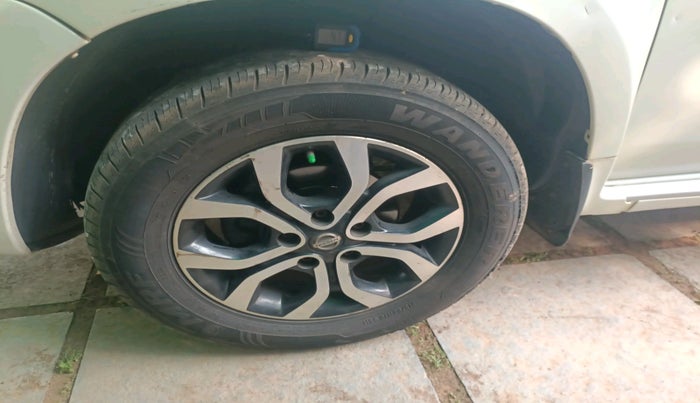 2014 Nissan Terrano XL O (D), Diesel, Manual, 1,88,574 km, tyre