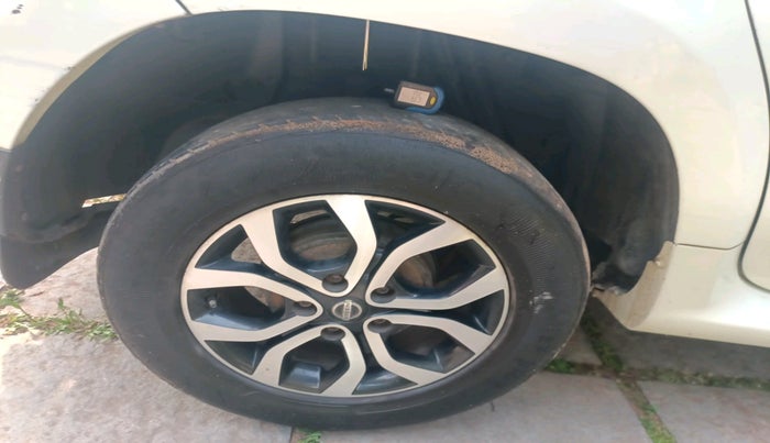 2014 Nissan Terrano XL O (D), Diesel, Manual, 1,88,574 km, tyre