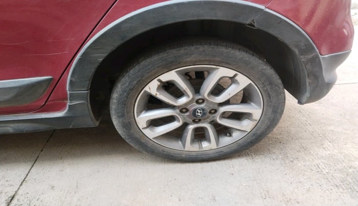 2015 Hyundai i20 Active 1.2 S, Petrol, Manual, 1,54,692 km, tyre