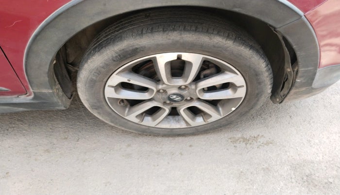 2015 Hyundai i20 Active 1.2 S, Petrol, Manual, 1,54,692 km, tyre