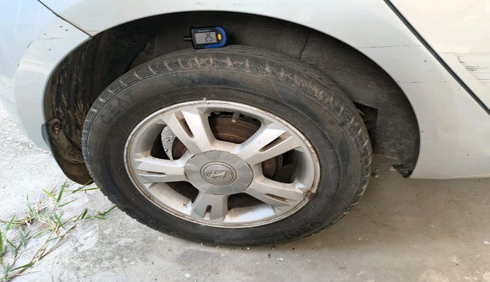 2010 Hyundai i20 ASTA 1.2, Petrol, Manual, 1,00,000 km, tyre