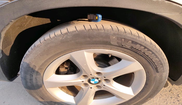 2011 BMW X5 3.0 D, Diesel, Automatic, 1,19,360 km, tyre