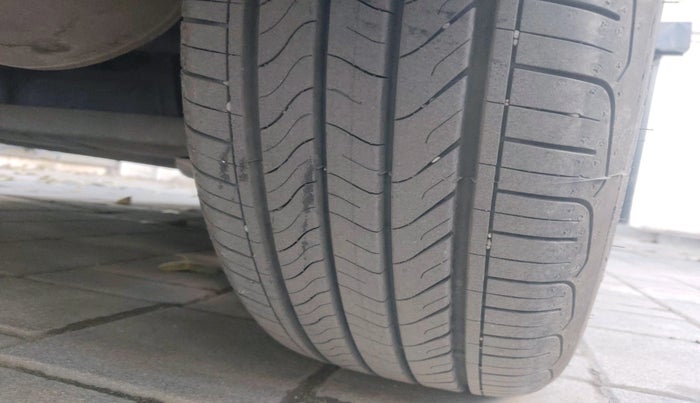 2017 Honda City 1.5L I-VTEC ZX CVT, Petrol, Automatic, 1,26,408 km, tyre