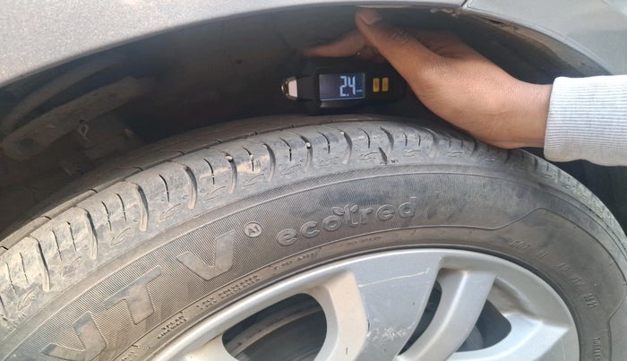 2013 Maruti Swift Dzire ZXI, Petrol, Manual, 95,043 km, tyre