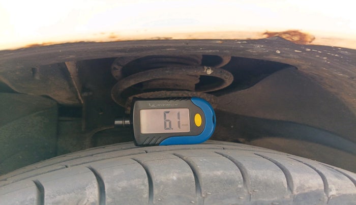 2012 Ford Fiesta Classic CLXI 1.4 DIESEL, Diesel, Manual, 1,17,290 km, tyre