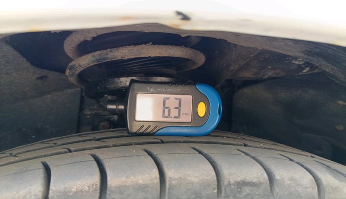 2012 Ford Fiesta Classic CLXI 1.4 DIESEL, Diesel, Manual, 1,17,290 km, tyre