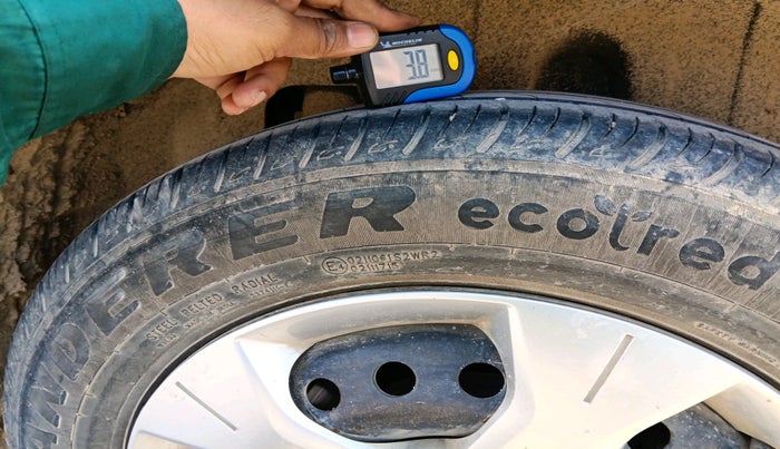 2022 Mahindra XUV300 W6 1.5 Sunroof Diesel, Diesel, Manual, 85,351 km, tyre