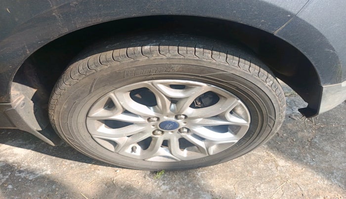 2016 Ford Ecosport TITANIUM 1.5L DIESEL, Diesel, Manual, 1,04,797 km, tyre