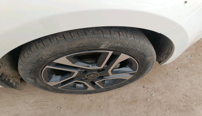 2023 Tata Tiago XZ PLUS PETROL, Petrol, Manual, 28,104 km, tyre