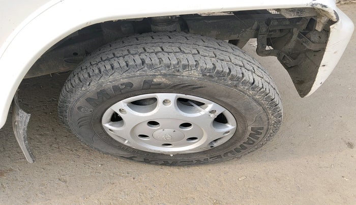 2014 Mahindra Bolero SLX BS IV, Diesel, Manual, 1,66,122 km, tyre