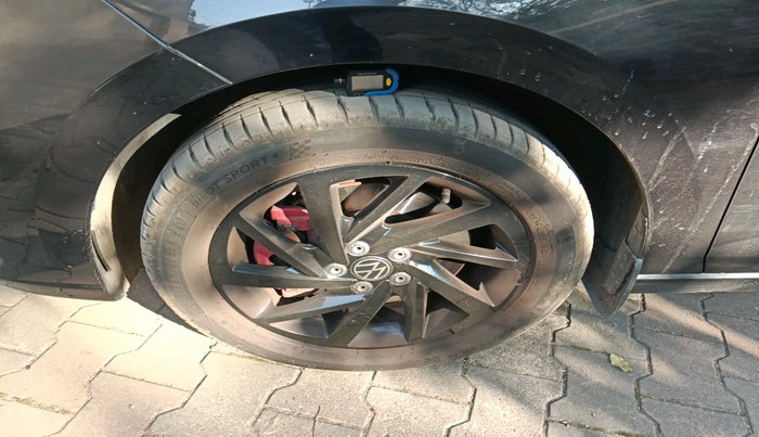 2023 Volkswagen VIRTUS GT PLUS TSI 1.5 EVO DSG, Petrol, Automatic, 25,948 km, tyre