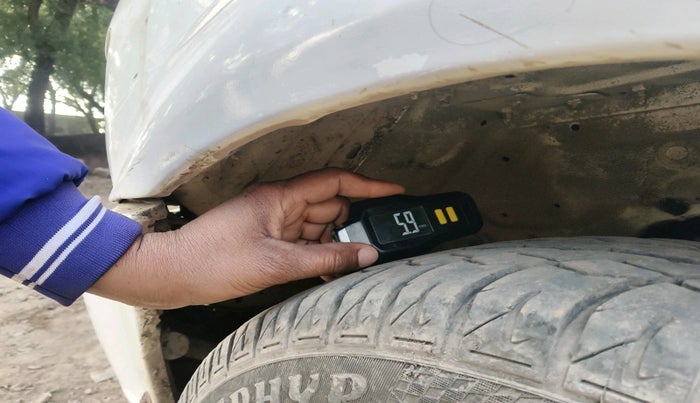 2012 Chevrolet Tavera NEO3 LS 7 C STR BS III, Diesel, Manual, 1,02,767 km, tyre