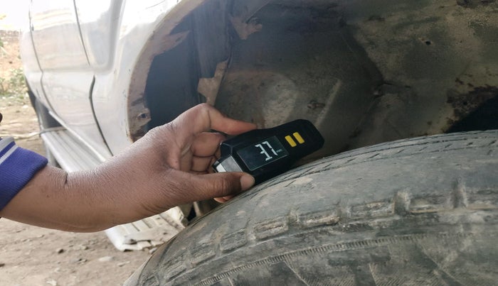 2012 Chevrolet Tavera NEO3 LS 7 C STR BS III, Diesel, Manual, 1,02,767 km, tyre