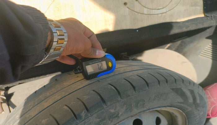 2015 Maruti Wagon R 1.0 LXI, Petrol, Manual, 1,26,421 km, tyre