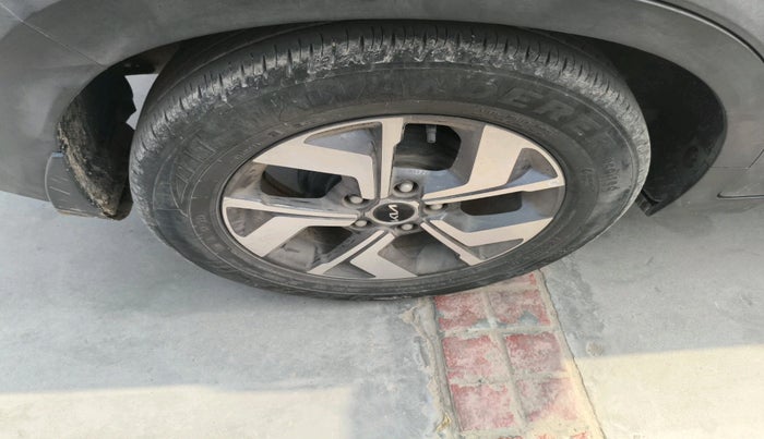 2021 KIA SONET HTX 1.0 IMT, Petrol, Manual, 33,994 km, tyre