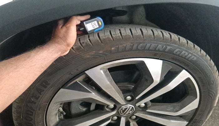 2023 MG HECTOR PLUS SHARP PRO 1.5 TURBO MT 6 STR, Petrol, Manual, 671 km, tyre