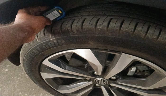 2023 MG HECTOR PLUS SHARP PRO 1.5 TURBO MT 6 STR, Petrol, Manual, 671 km, tyre