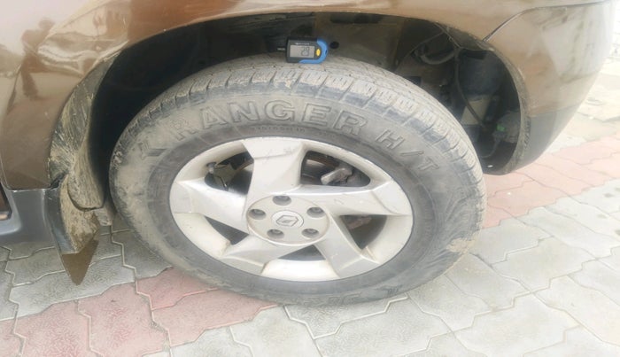 2013 Renault Duster 110 PS RXZ DIESEL, Diesel, Manual, 1,38,492 km, tyre