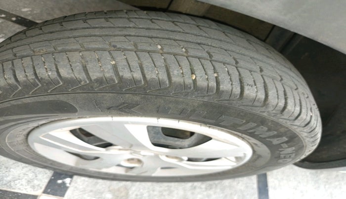 2018 Renault Kwid RXT 1.0 AMT, Petrol, Automatic, 68,430 km, tyre