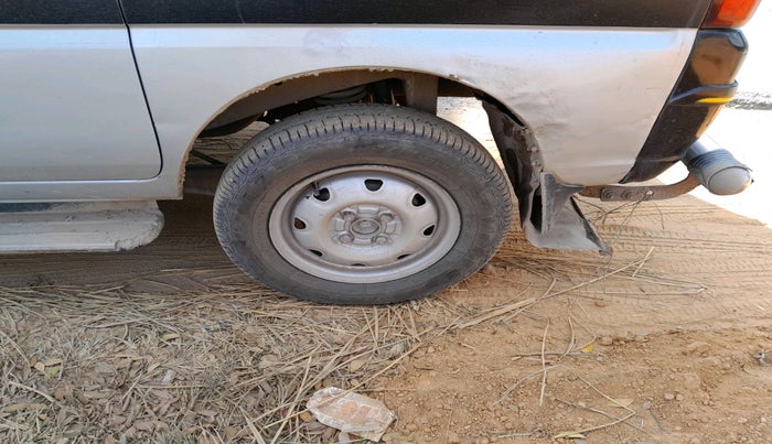 2012 Maruti Eeco 5 STR WITH A/C+HTR CNG, Petrol, Manual, 1,23,505 km, tyre