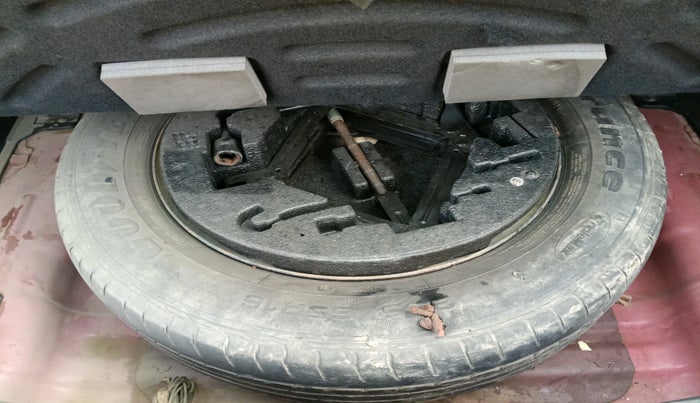 2017 Hyundai Creta E 1.6 PETROL, Petrol, Manual, 65,338 km, tyre