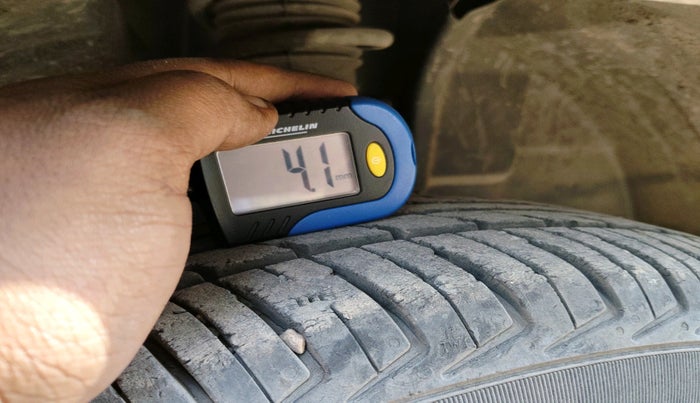 2016 Renault Kwid RXT 0.8, Petrol, Manual, 37,731 km, tyre