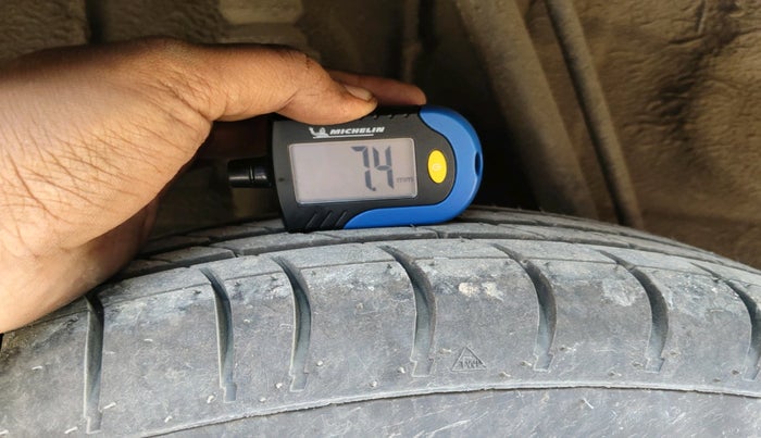 2016 Renault Kwid RXT 0.8, Petrol, Manual, 37,731 km, tyre