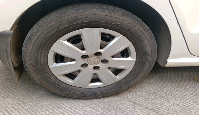 2011 Volkswagen Polo COMFORTLINE 1.2L PETROL, Petrol, Manual, 1,73,836 km, tyre