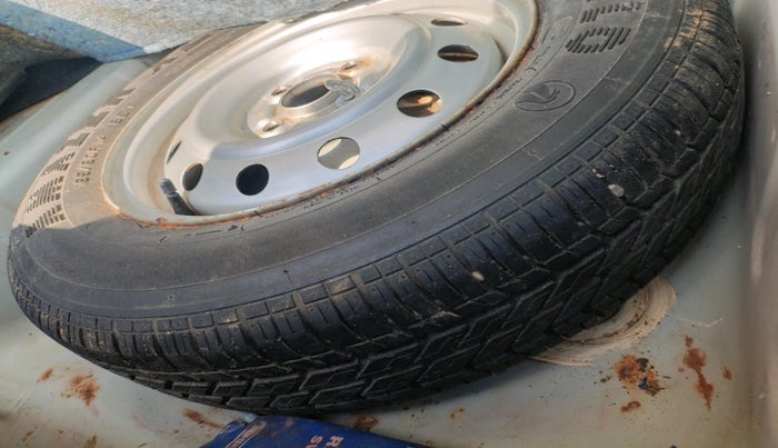 2010 Maruti Swift Dzire LXI, Petrol, Manual, 62,801 km, tyre