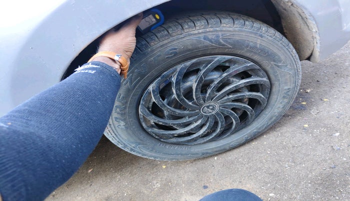 2017 Maruti Alto 800 LXI, Petrol, Manual, 77,689 km, tyre