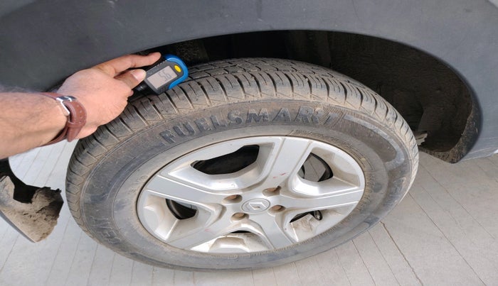 2019 Renault TRIBER RXZ, Petrol, Manual, 57,831 km, tyre