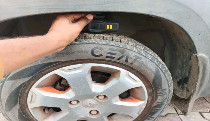 2017 Renault Kwid CLIMBER 1.0 AMT, Petrol, Automatic, 33,034 km, tyre