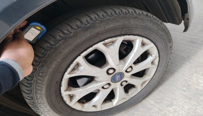 2012 Ford Figo TITANIUM 1.4 DIESEL, Diesel, Manual, 84,807 km, tyre