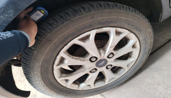 2012 Ford Figo TITANIUM 1.4 DIESEL, Diesel, Manual, 84,807 km, tyre