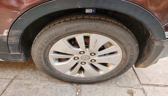 2015 Maruti S Cross ALPHA 1.3, Diesel, Manual, 71,917 km, tyre