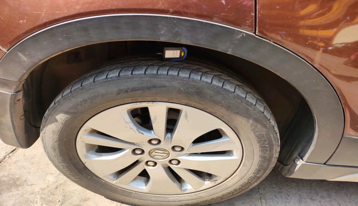 2015 Maruti S Cross ALPHA 1.3, Diesel, Manual, 71,917 km, tyre