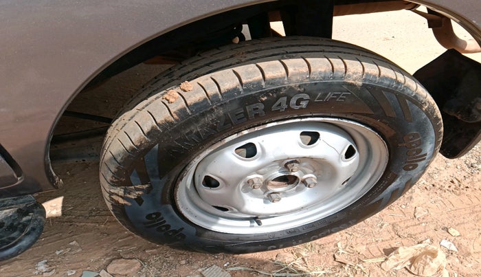 2011 Maruti Eeco 5 STR WITH A/C+HTR, Petrol, Manual, 57,432 km, tyre