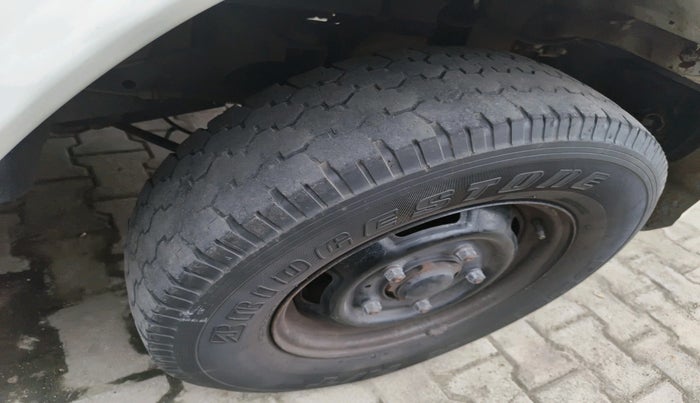 2022 Mahindra Bolero B6 (O), Diesel, Manual, 96,477 km, tyre