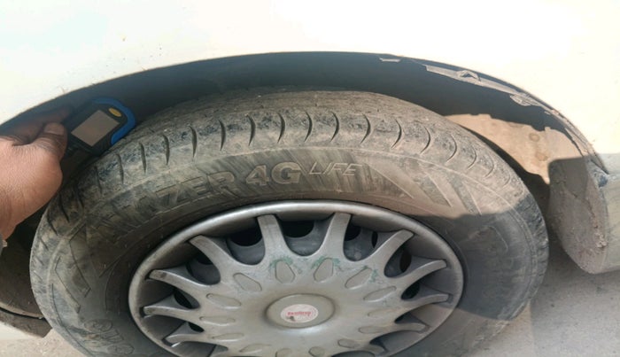 2017 Maruti Alto 800 LXI, Petrol, Manual, 1,24,617 km, tyre