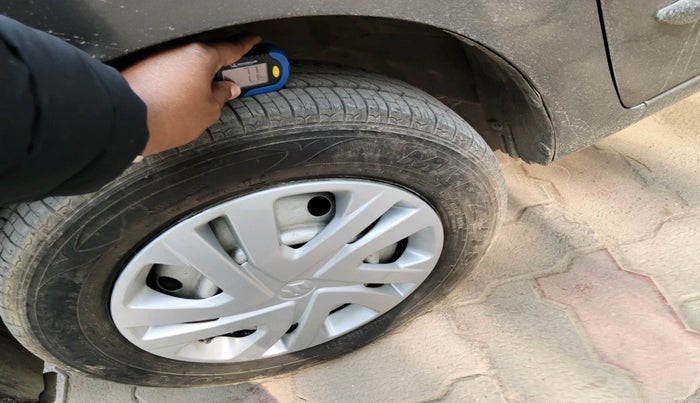 2014 Maruti Wagon R 1.0 LXI CNG, Petrol, Manual, 91,114 km, tyre