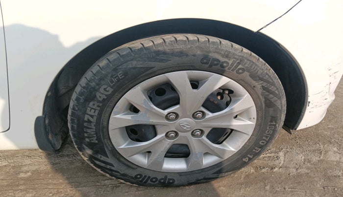 2015 Hyundai Grand i10 MAGNA 1.2 KAPPA VTVT, Petrol, Manual, 1,08,146 km, tyre